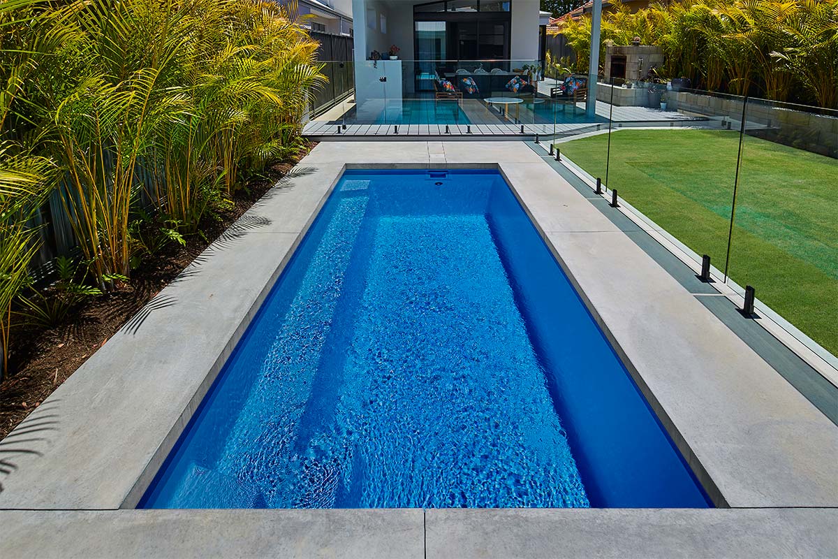 Ocean Reef Blue Sparkle pool install
