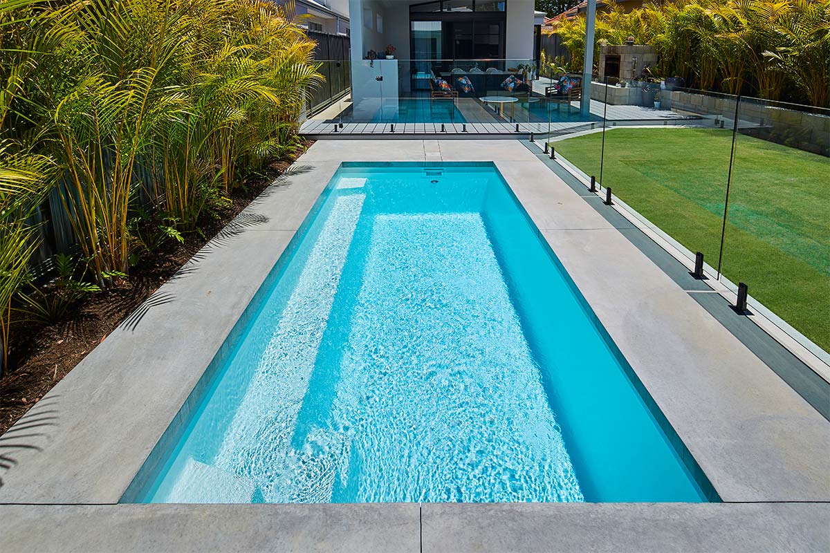 Polo White Sparkle pool install